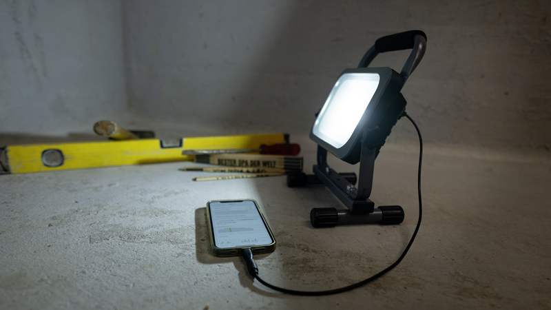 WORKLIGHT Projecteur LED à accu 15W avec poignée et support, gris