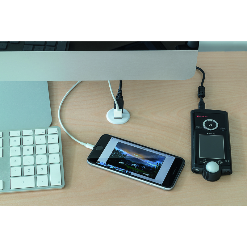 Passe-câbles de table avec 2x USB-A 5V/2A + câble de raccord. 1.5m bl