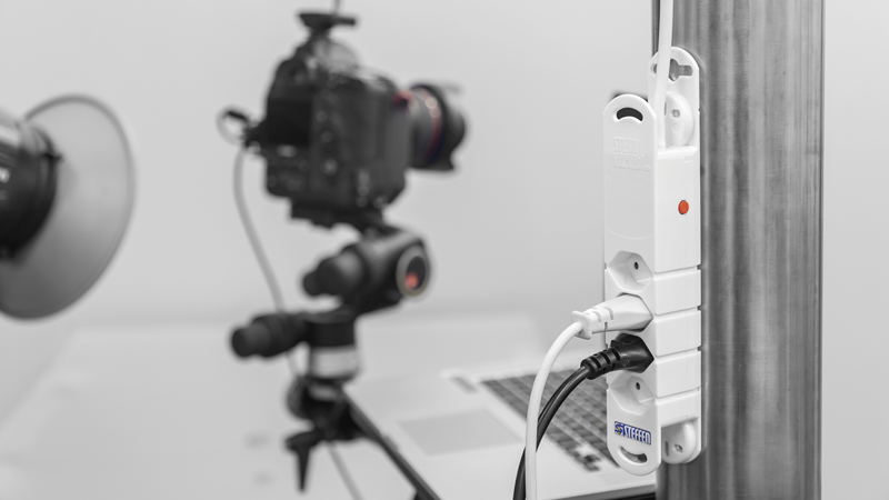 Steckdosenleiste VARIABL 4xT13 3m mit Haftmagnete ws