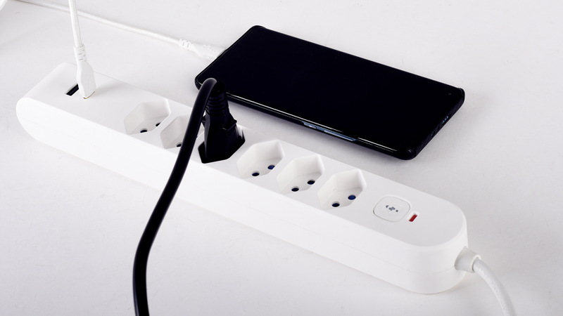 Steckdosenleiste IQ PRO 6xT13 + 1xUSB-A 18W + 1xUSB-C PD 20W 3m ws