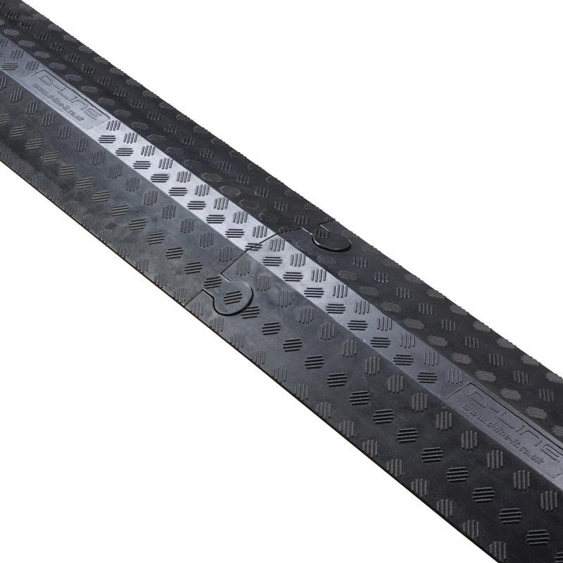 D-Line Goulotte de sol 133x22mm 765mm noire