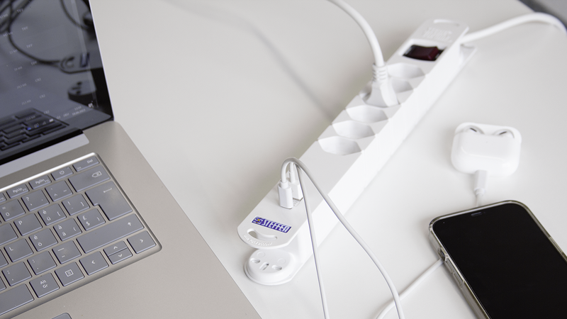 Steckdosenleiste VARIABL 6xT13 + 1xUSB-A + 1xUSB-C PD 18W 3m mit Schalter ws