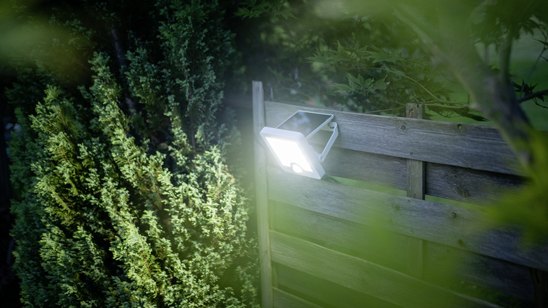 WORKLIGHT projecteur à LED solaire 5W blanc avec PIR 120° 6-8m