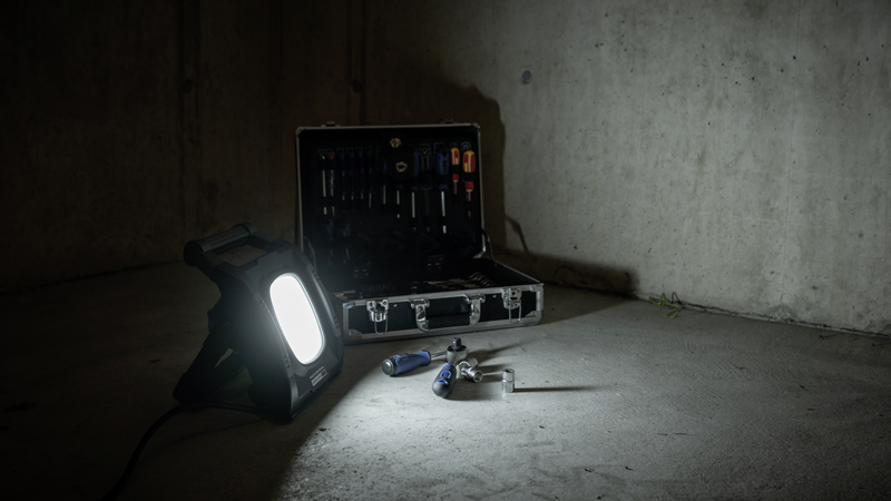 Projecteur à LED WORKLIGHT 60W avec poignée de support 3m
