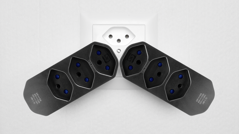 Mehrfachadapter MANTA 3xT13 + 1xUSB-C PD drehbar 320° sw