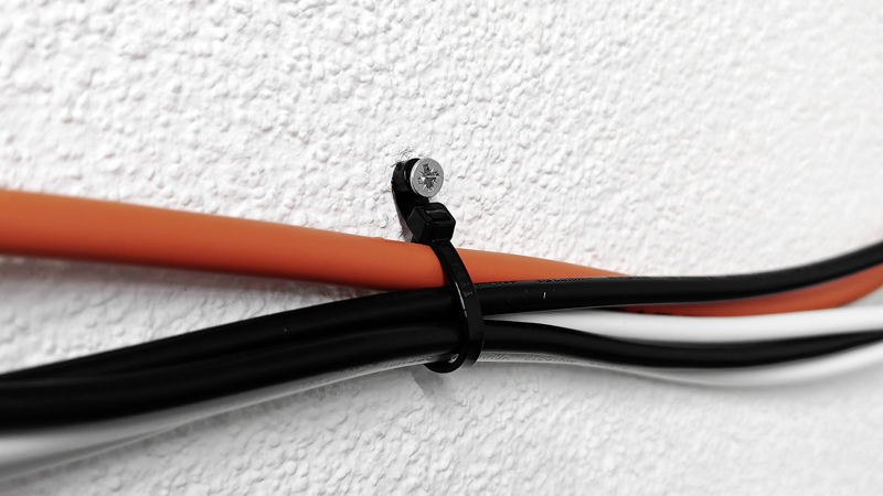 Fascette con foro per vite nera 171.5mm x 3.7mm, Pack à 100 pz.