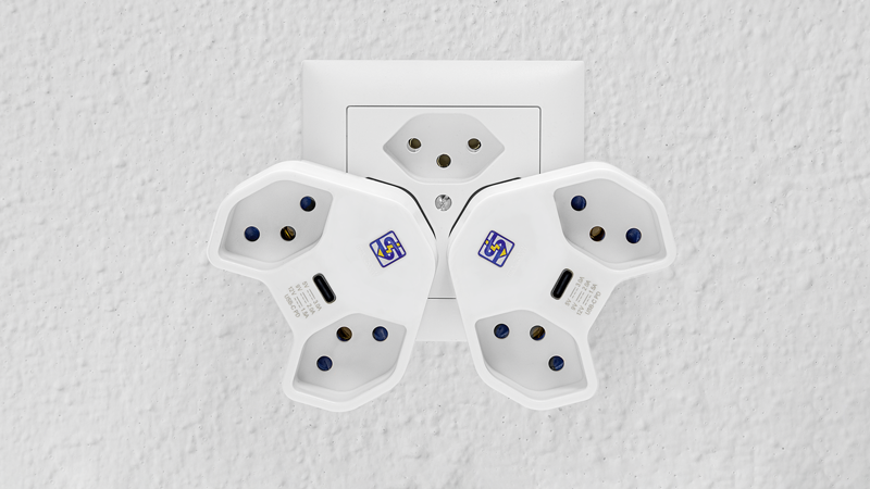Adaptateur multiple MANTA 2xT13 + 1xUSB-C PD rotatif 320° bl