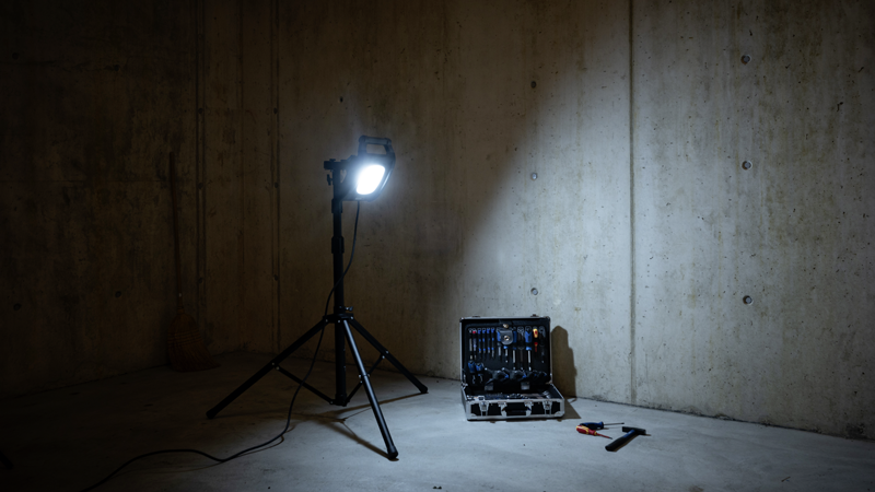 Projecteur à LED WORKLIGHT 60W avec poignée de support 3m