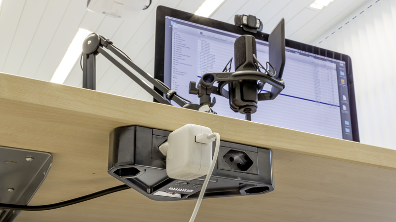 Steckdosenleiste CORNER 4xT13 + 1xUSB-A + 1xUSB-C 2m ant