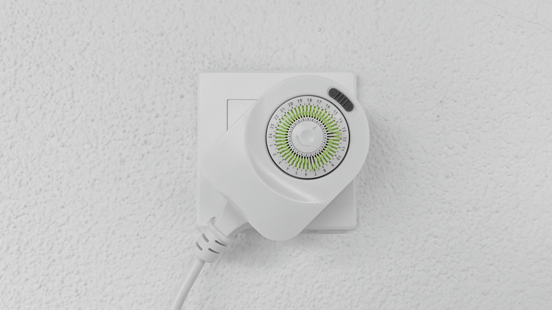 Timer mechanisch 24h-Zyklus / Schaltabstand 30min / Stecker 270° drehbar ws