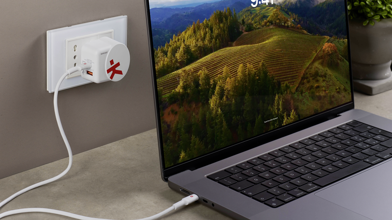 SKROSS Adapt. de charge 65W PD 1xUSB-A + 1xUSB-C max. 5.4A, bl